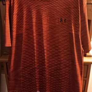 Under Armour 2XL Men's Red Shirt